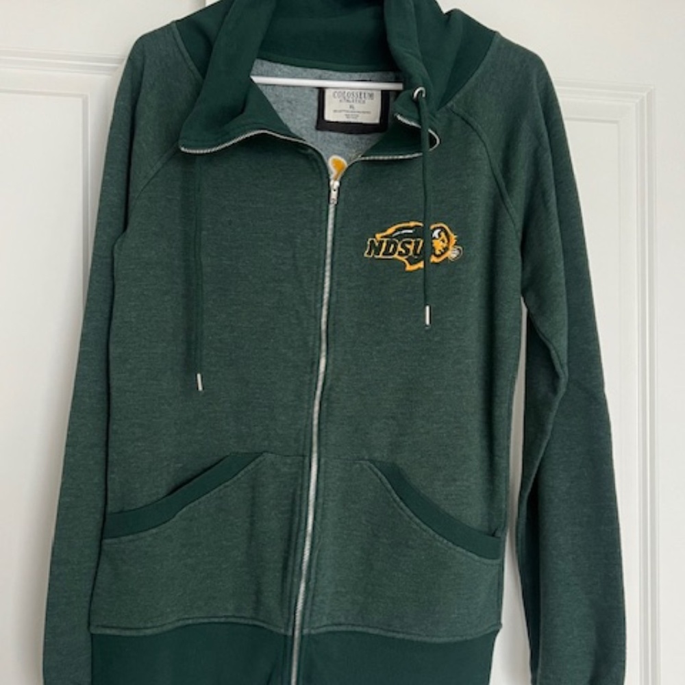 *BRAND NEW* Unique Green NDSU Zip-Up Sweatshirt